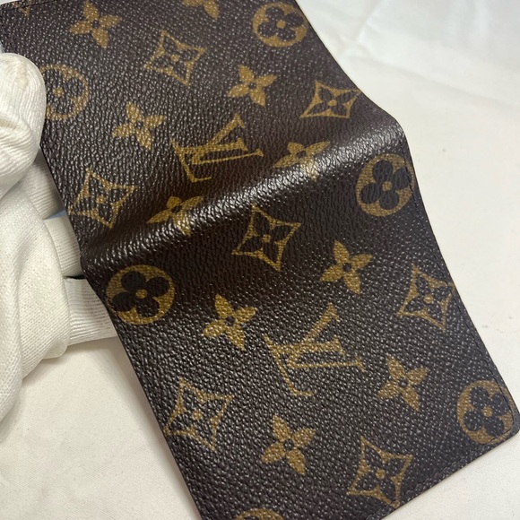 Louis Vuitton Monogram Bi-fold Wallet - Picture 4 of 7